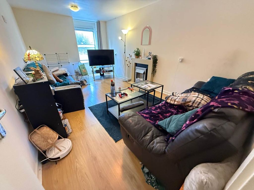 Property photo 2 of 6 Lounge