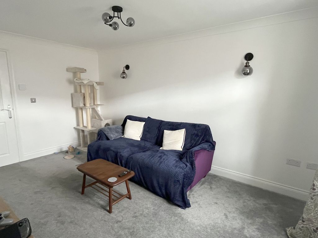Property photo 3 of 17 Gallery