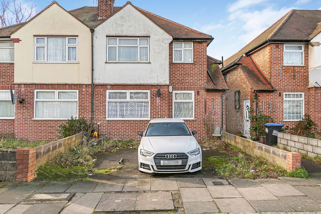 Property photo 1 of 11