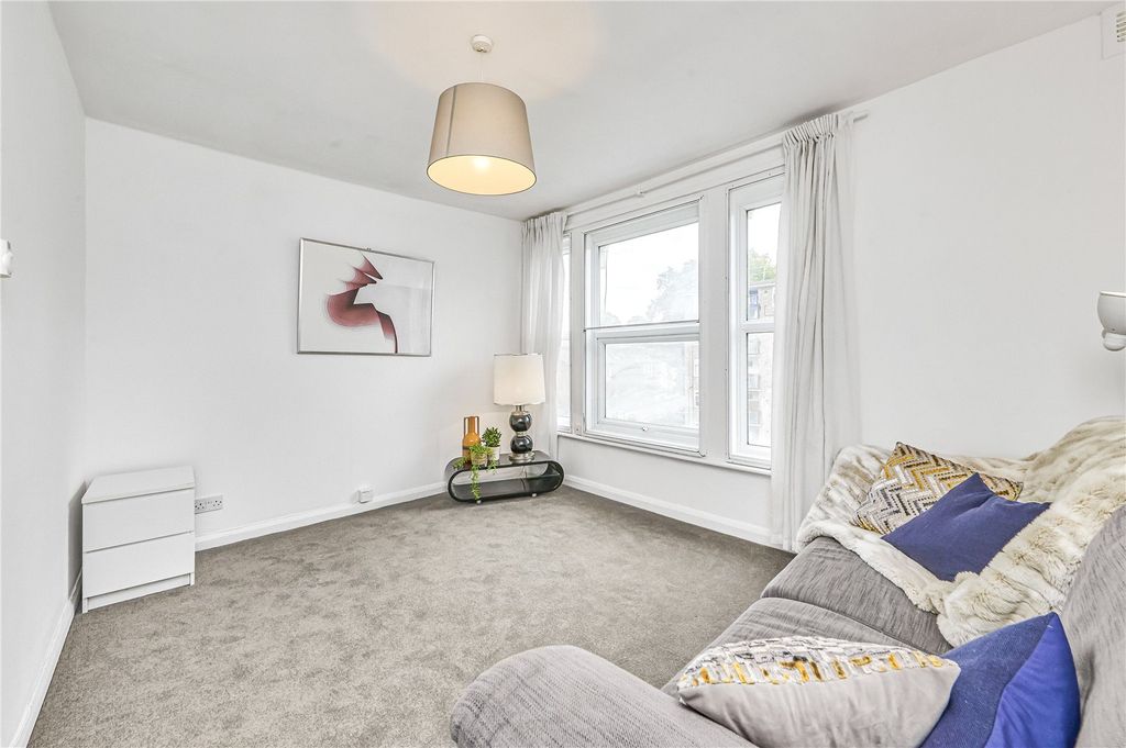 Property photo 3 of 16 Picture No. 27