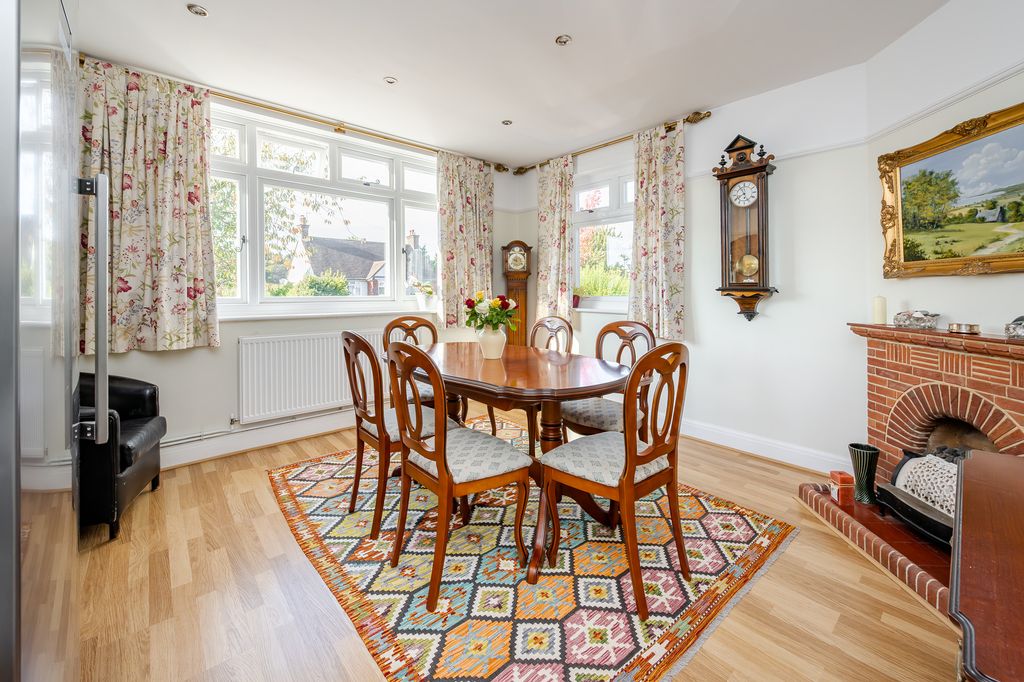 Property photo 2 of 18