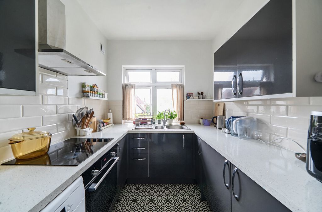 Property photo 1 of 21 1326366-13-687777...