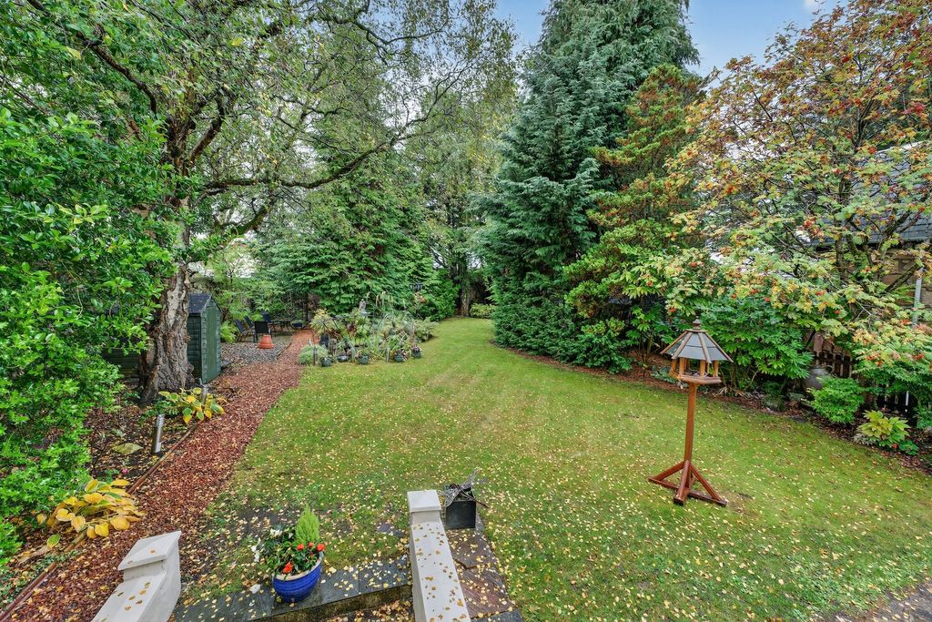 Property photo 2 of 39