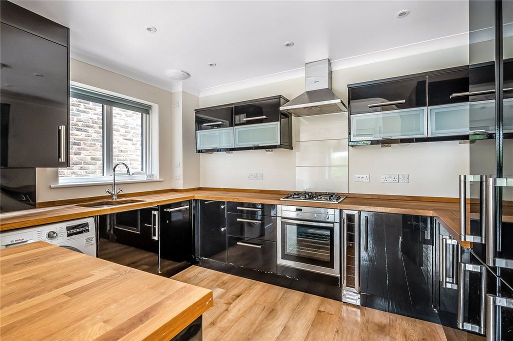 Additional image 15 of 3 bed flat for saleEastcroft Court, Albury Road, Guildford, Surrey GU1