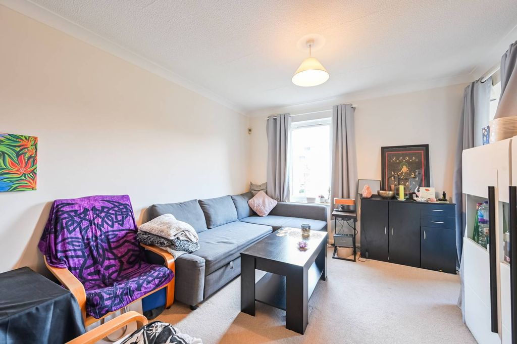 Property photo 2 of 19