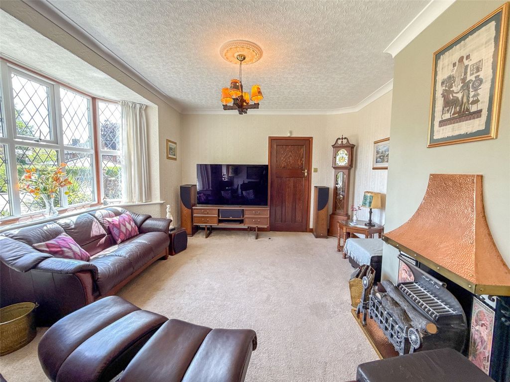 Property photo 2 of 12 Lounge