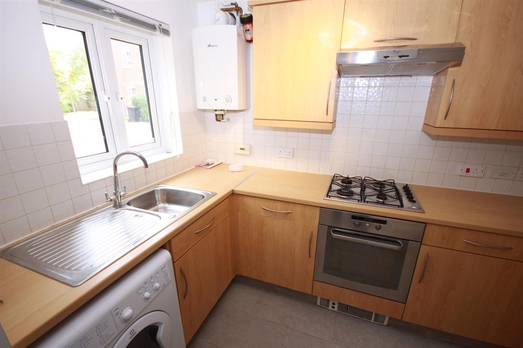 Property photo 3 of 11 Kitchen 1.Jpg