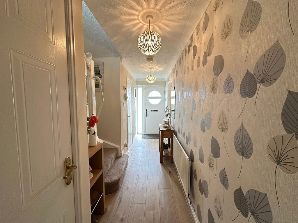 Property photo 3 of 26