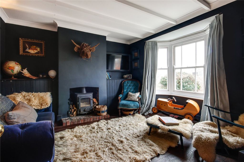 Property photo 3 of 18 Sitting Room