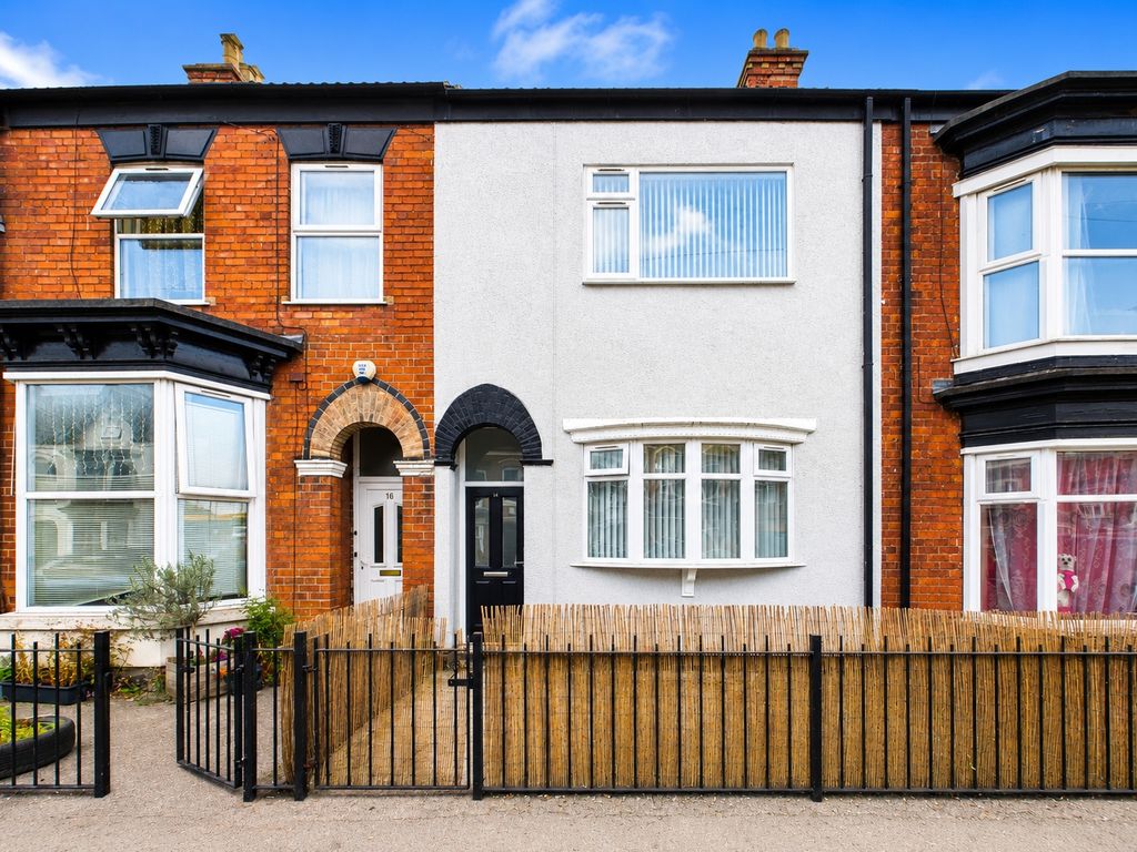 Property photo 1 of 20 Front Forecourt