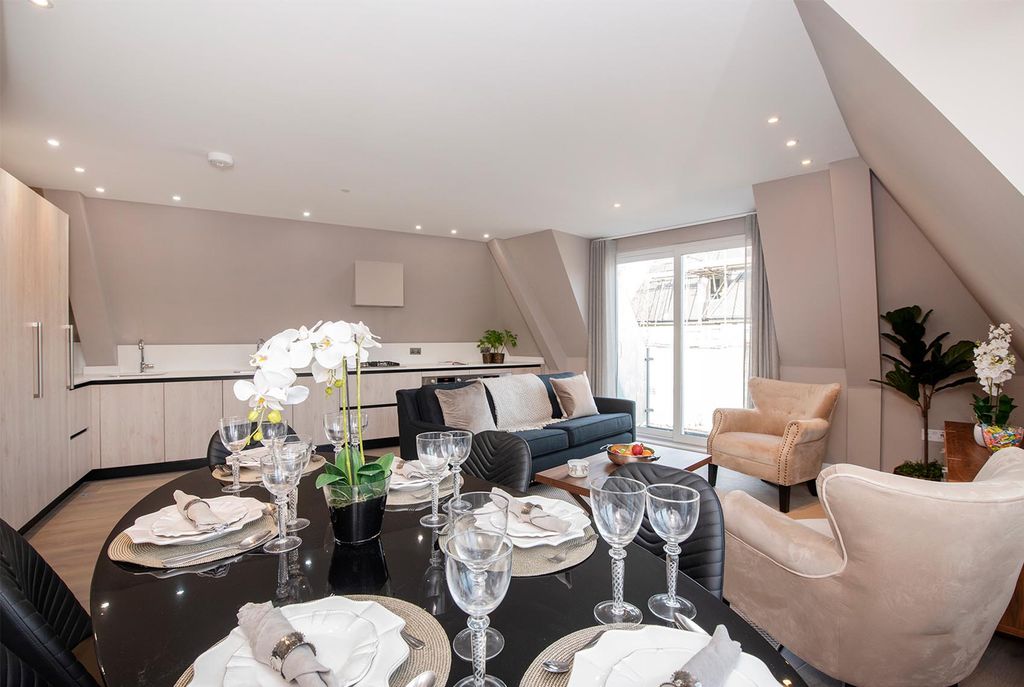 Property photo 3 of 8 3-2