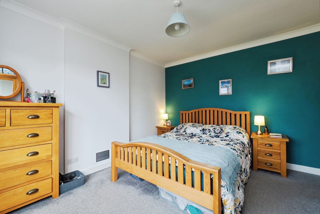 Property photo 2 of 21 Bedroom 1