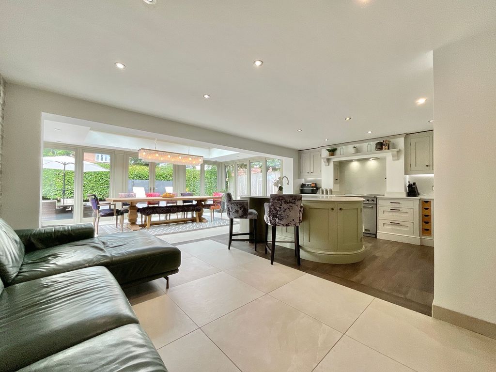 Property photo 2 of 42