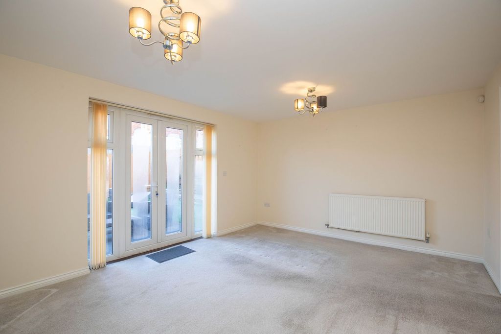 Property photo 3 of 30