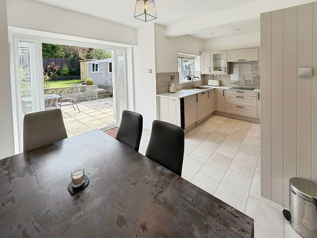 Property photo 3 of 34