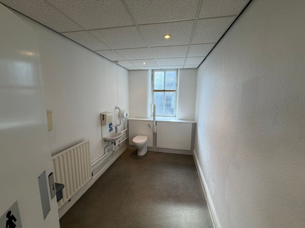 Property photo 3 of 8