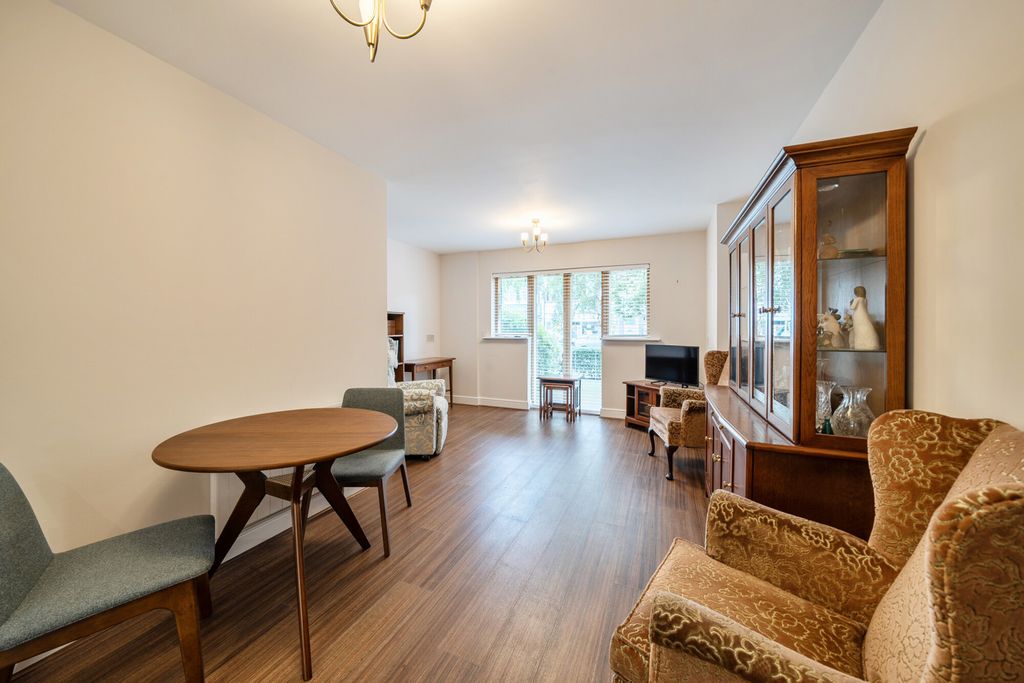 Property photo 3 of 20 1466811-2-6A1980F...