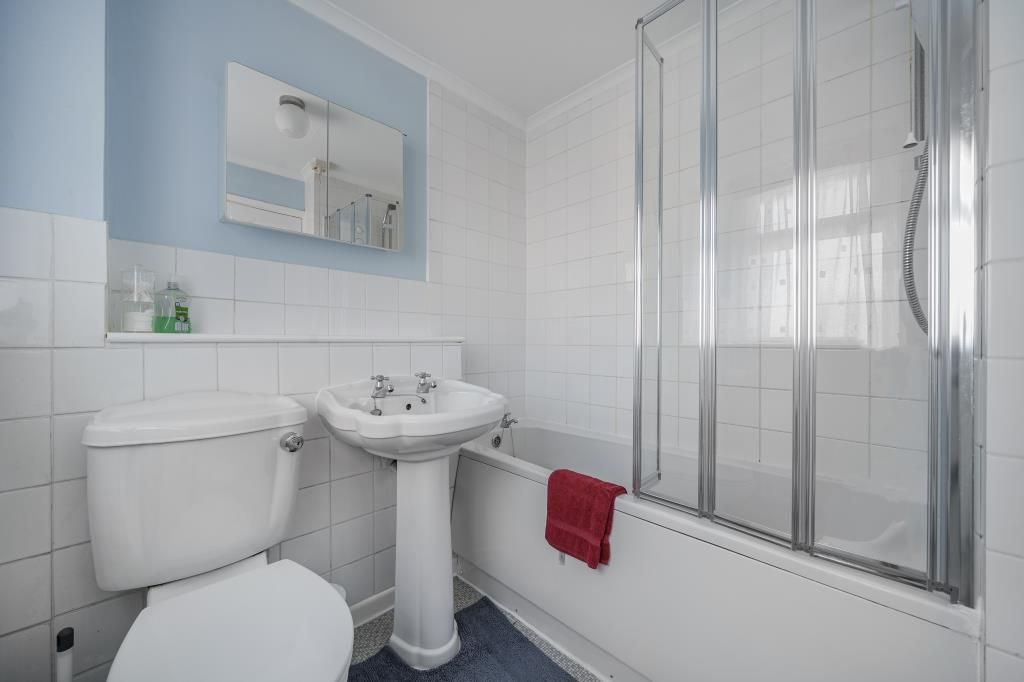 Property photo 2 of 20 Bathroom