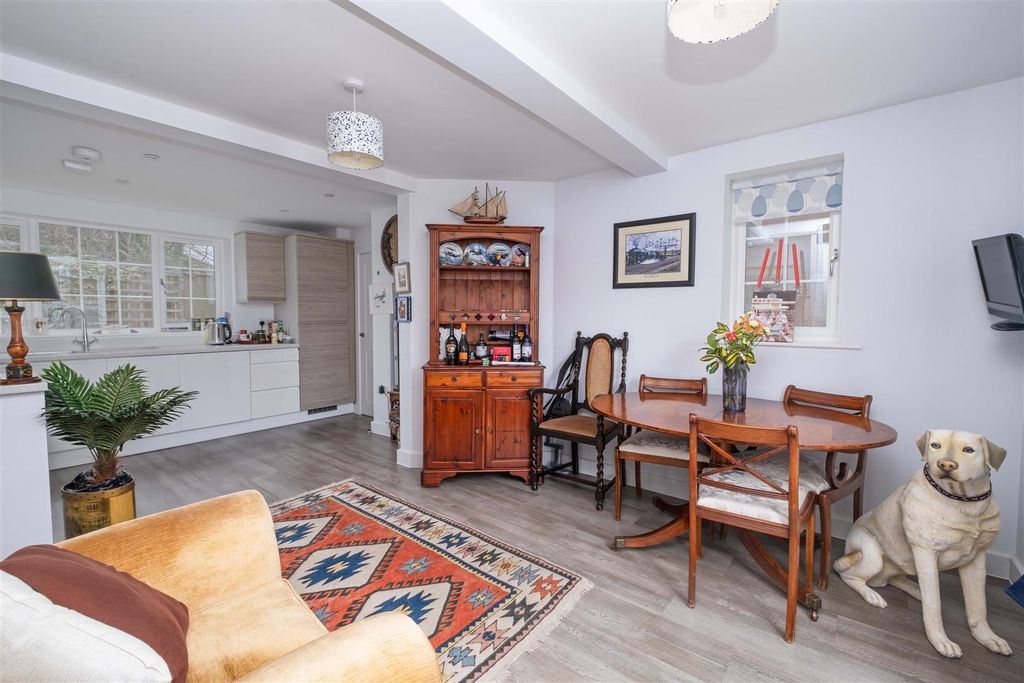 Property photo 3 of 12 Spacious Kitchen/Diner/Family Room