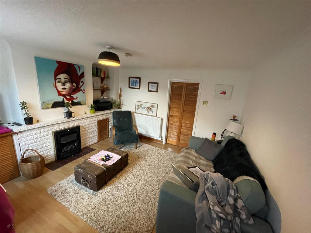 Property photo 3 of 9 Regrev.Jpg