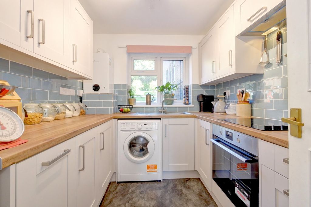 Property photo 3 of 24