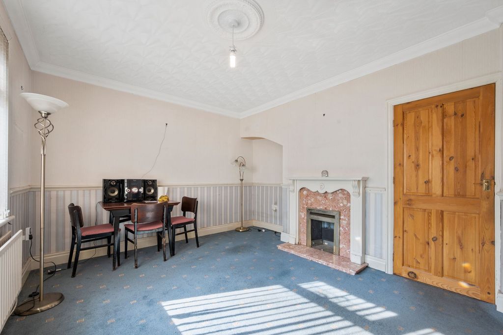 Property photo 2 of 22