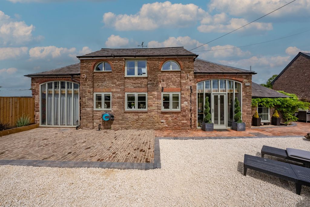 Property photo 1 of 22