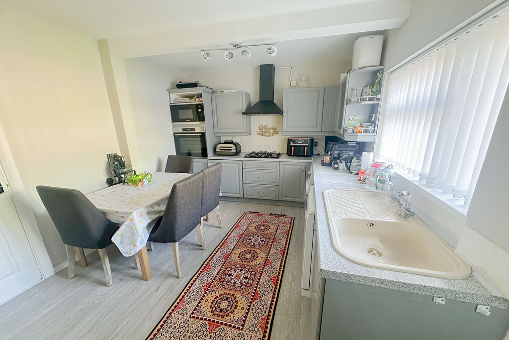 Property photo 3 of 15 Kitchen