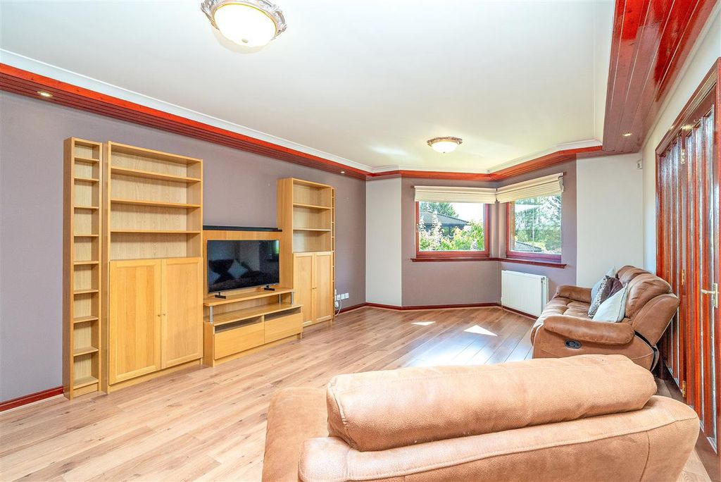 Property photo 3 of 27