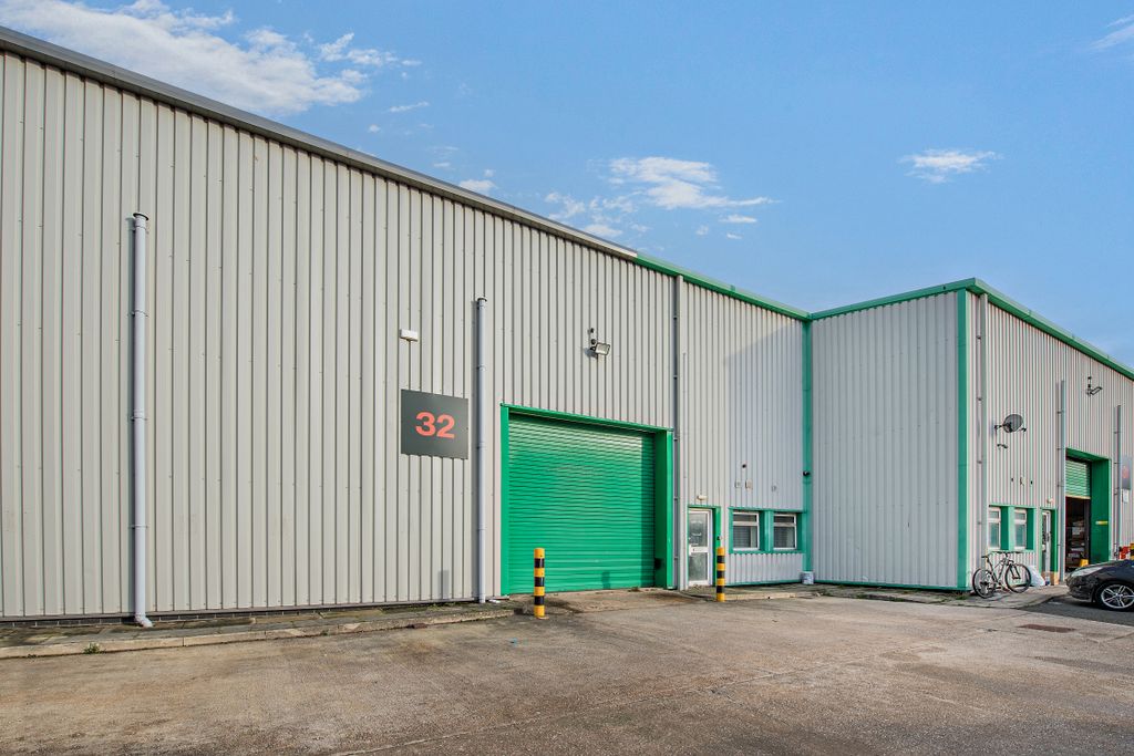 Property photo 2 of 18