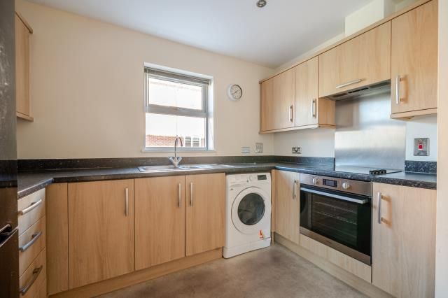 Property photo 3 of 16 Kitchen