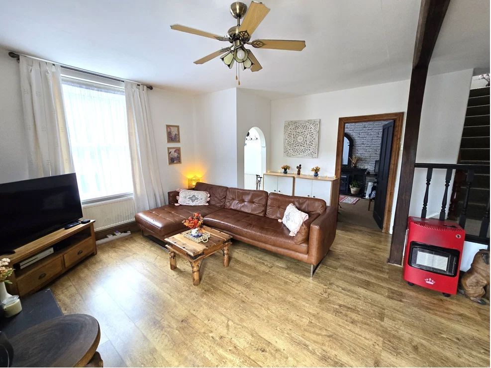 Property photo 2 of 22