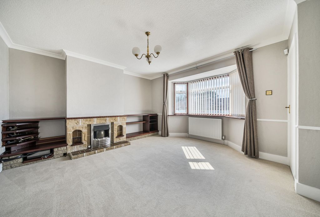 Property photo 1 of 10 1306715-13-684B11...