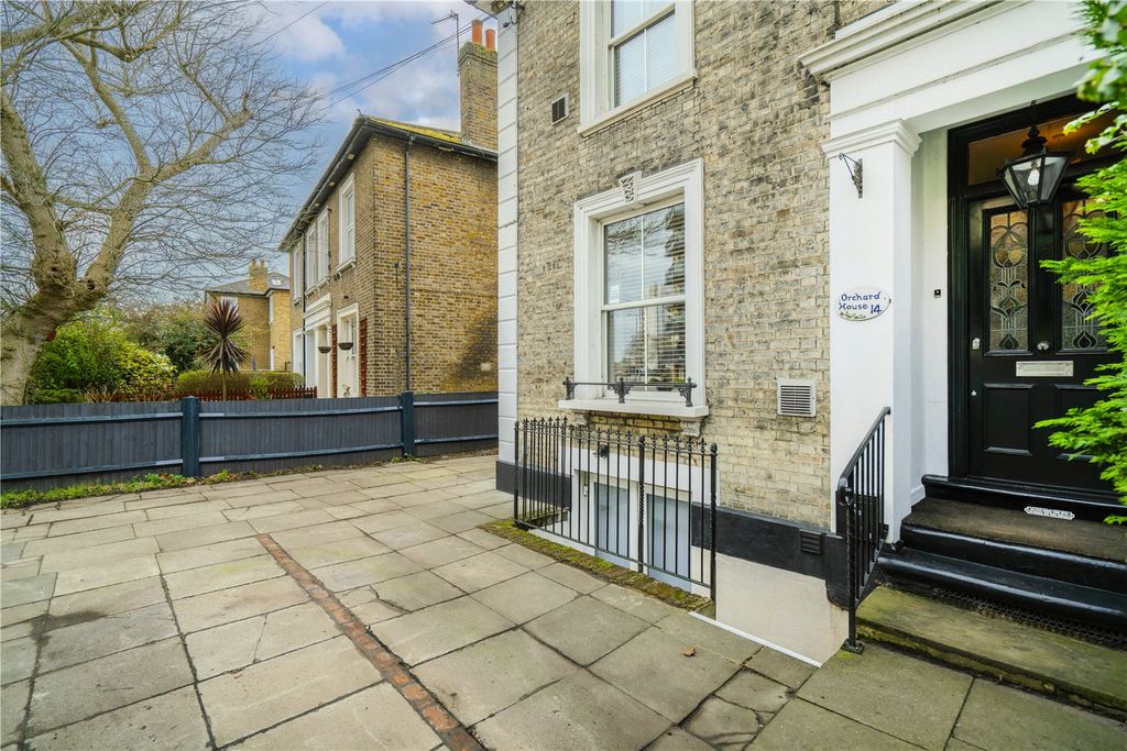 Property photo 2 of 27 Picture No. 05