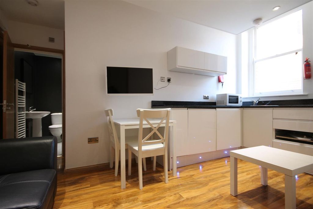 Property photo 3 of 3 6438553