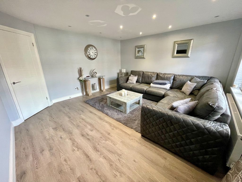 Property photo 3 of 15 1815574