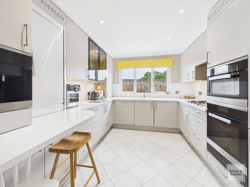 Additional image 9 of 3 bed flat for saleCraigweil Manor, Aldwick PO21