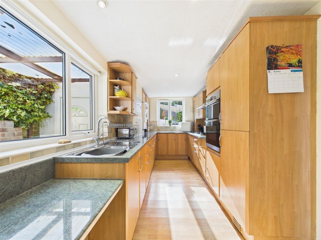 Property photo 2 of 22