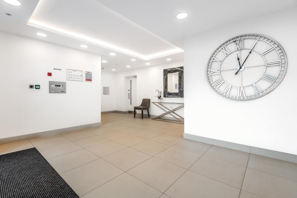 Property photo 3 of 8 Communal Entrance