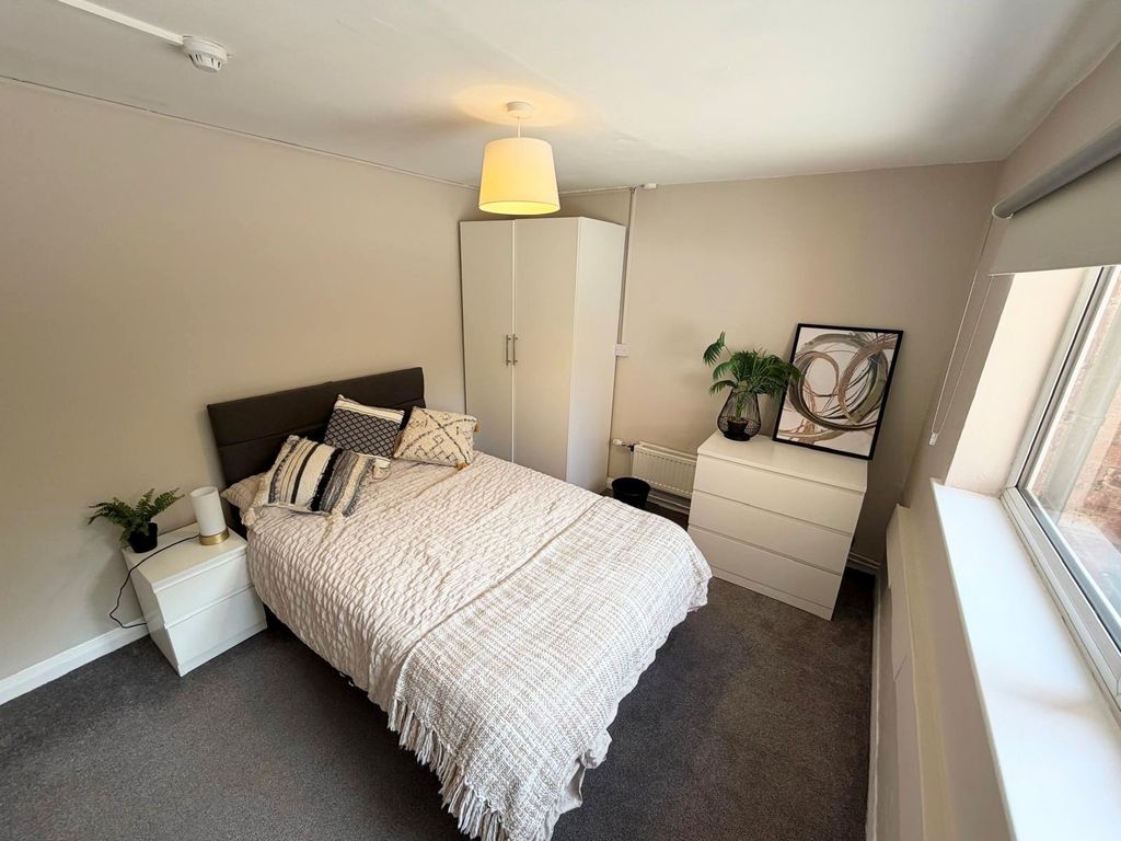 Property photo 2 of 4