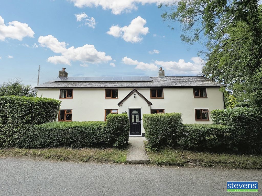 Property photo 1 of 34 Image00018