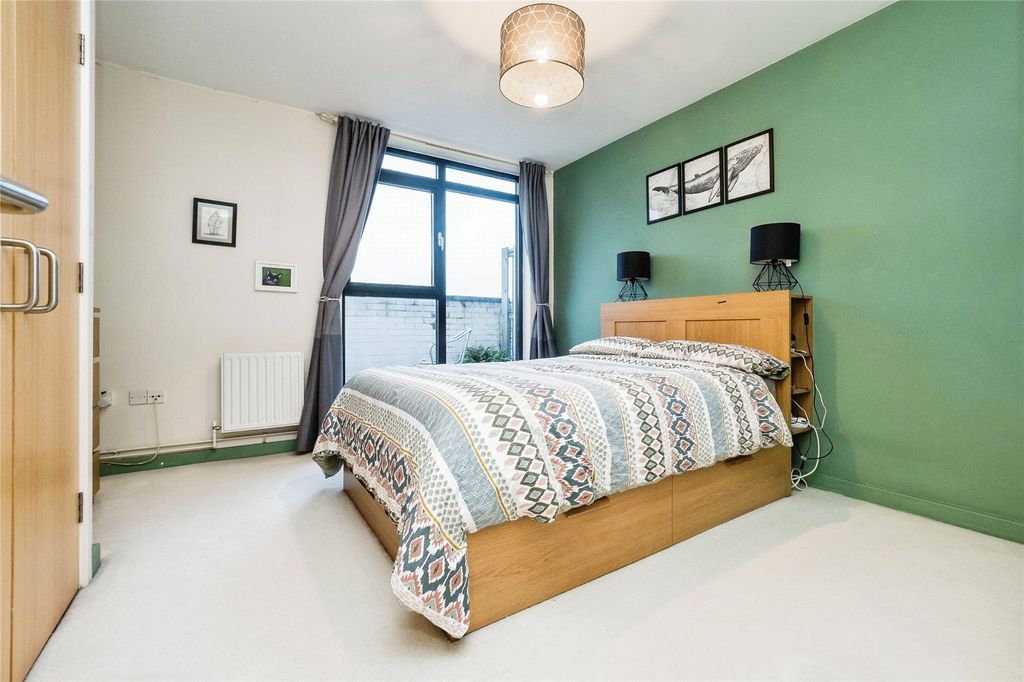 Property photo 3 of 17 Photography