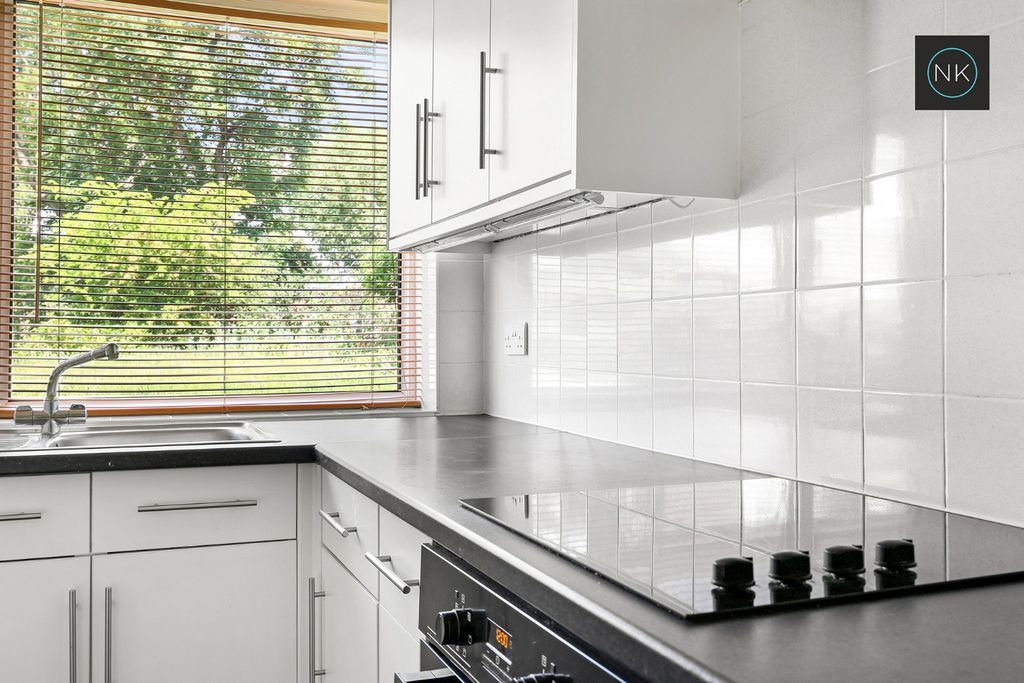 Property photo 2 of 16 4819422