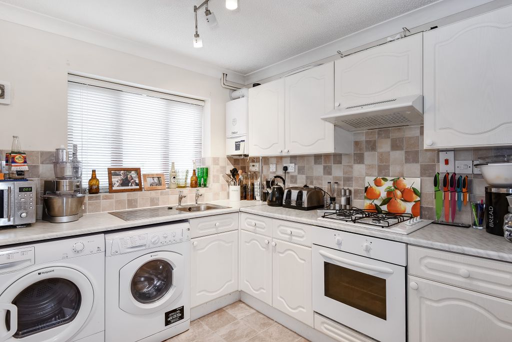 Property photo 3 of 10 Kitchen Close Up