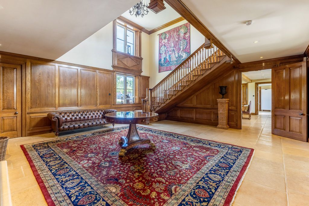 Property photo 2 of 43