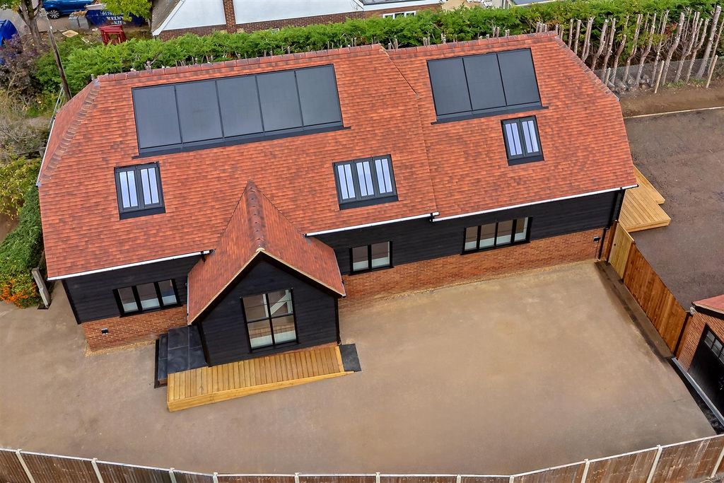 Property photo 3 of 43 41Warrengateroad-19.Jpg