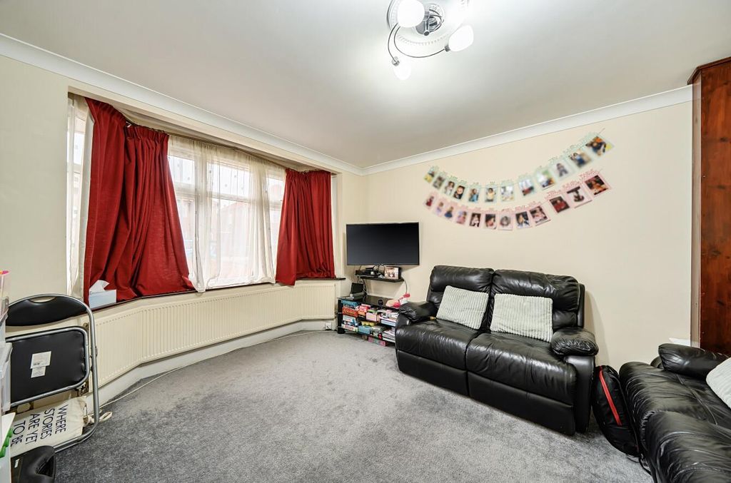 Property photo 2 of 13 Davidson Frost-Wellings, Dfw, Westleight Gardens,