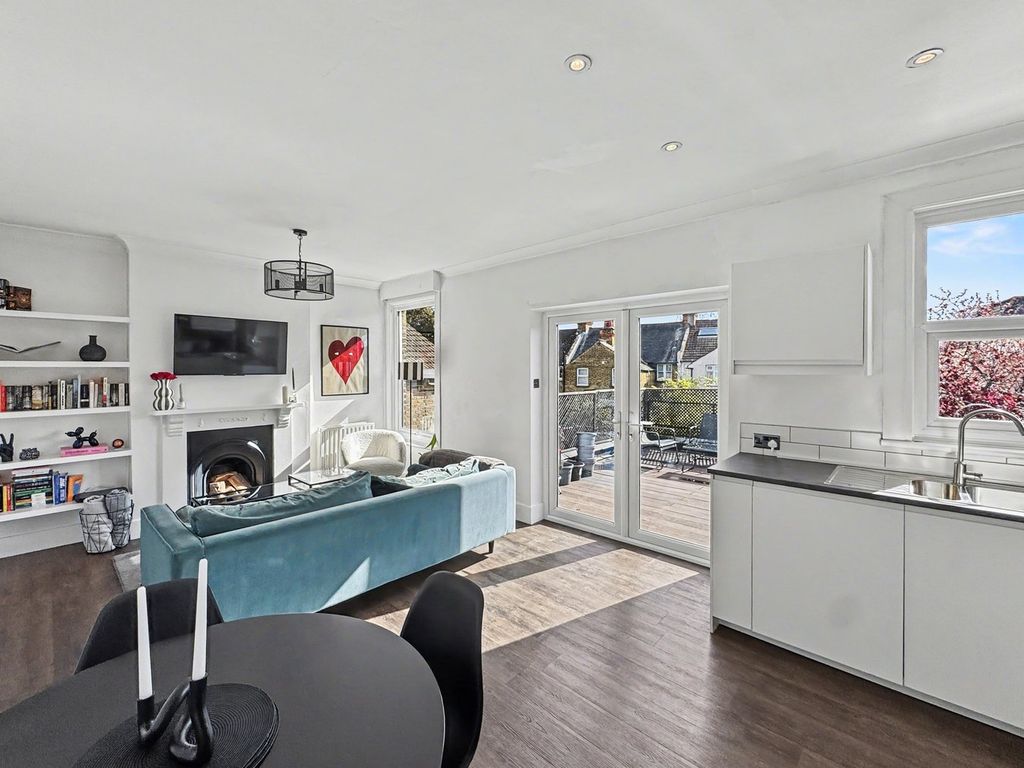 Property photo 3 of 23