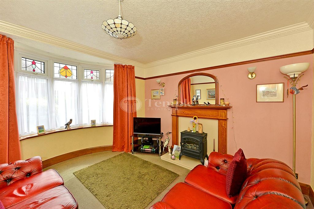 Property photo 2 of 26