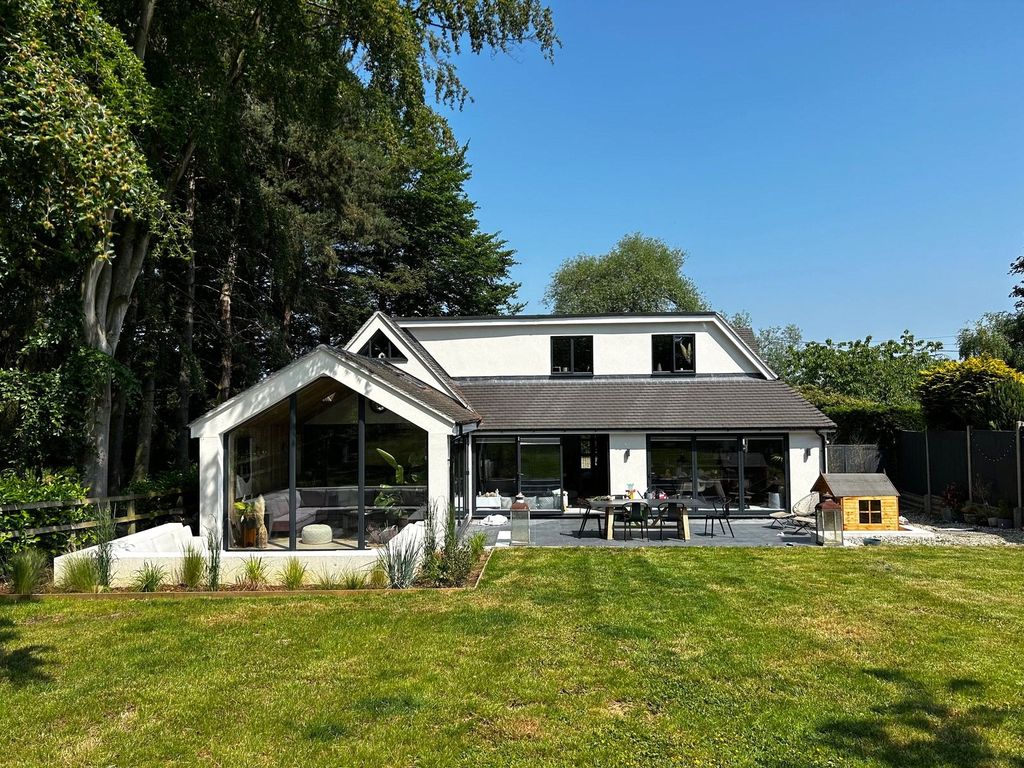 Property photo 1 of 34 Picture No. 85